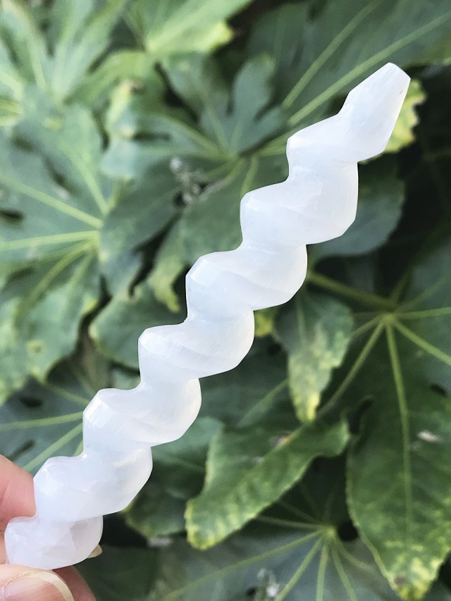 モロッコ産セレナイト・スパイラルワンド MSN013