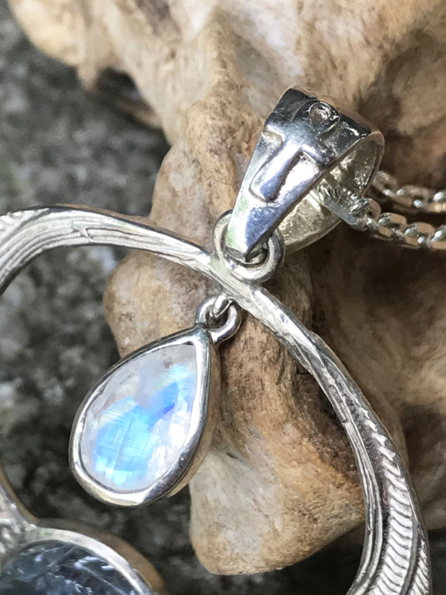 【専用】純銀K14gfレインボームーンストーン&ラブラドライトペンダントT 専用】純銀K14gfレインボームーンストーン&ラブラドライト