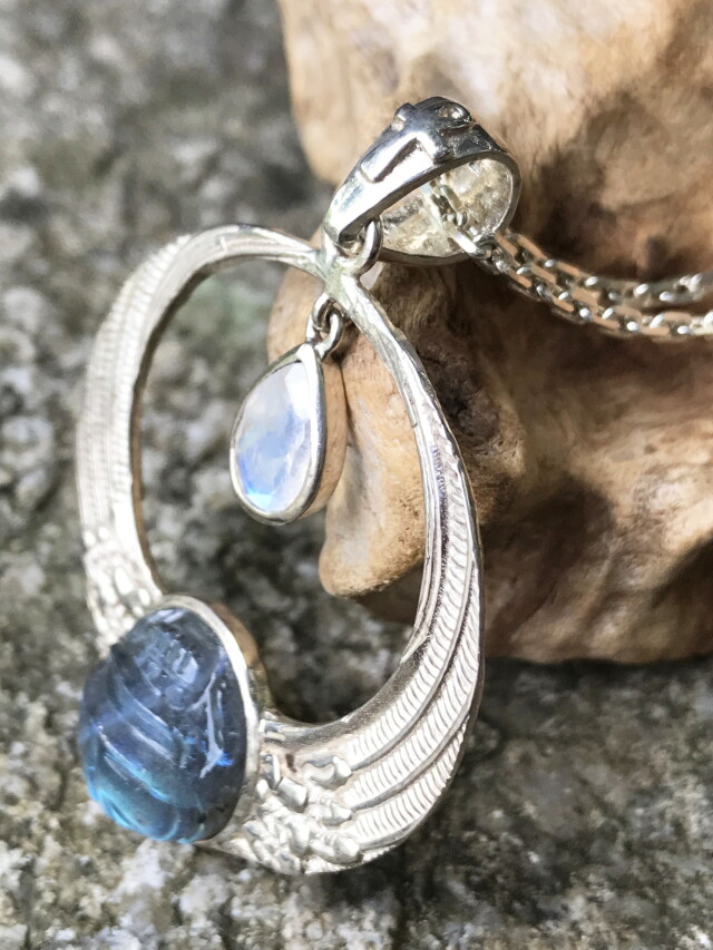 レインボームーンストーン・ラブラドライト（スカラベ