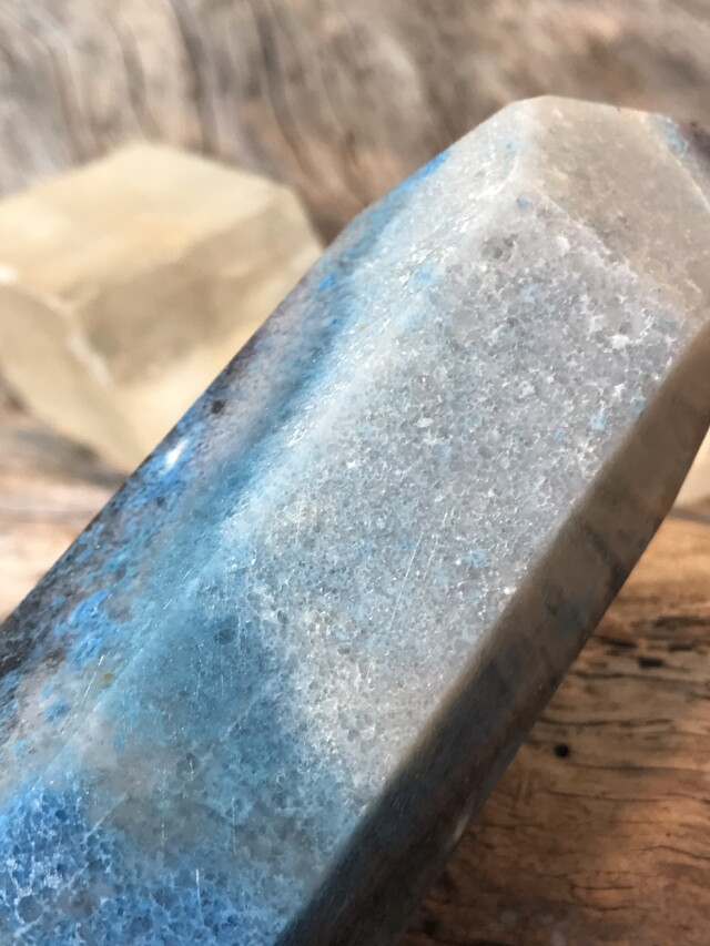 ブラジル産トロレアイト（トロール石）ポイント・大 TRO037