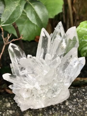 ブラジル・コリント産水晶クラスター（ガーデン、レインボウ） COR002