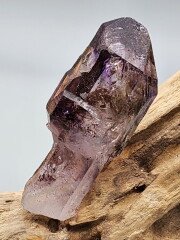 ジンバブエ産アメジストエレスチャル「ガブリエル・レイ」（水入り・セプター） GAB010