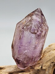 ジンバブエ産アメジストエレスチャル「ガブリエル・レイ」（水入り） GAB011
