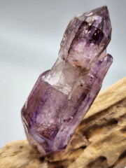 ジンバブエ産アメジストエレスチャル「ガブリエル・レイ」（水入り、DT、セプター） GAB014