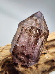 ジンバブエ産アメジストエレスチャル「ガブリエル・レイ」 （水入り）GAB016