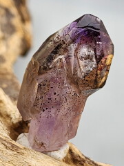 ジンバブエ産アメジストエレスチャル「ガブリエル・レイ」 GAB032