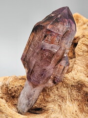 ジンバブエ産アメジストエレスチャル「ガブリエル・レイ」（セプター・水入り） GAB038