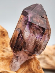ジンバブエ産アメジストエレスチャル「ガブリエル・レイ」（水入り） GAB043