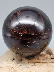 ブラジル産ガーネット・スフィア GAR004