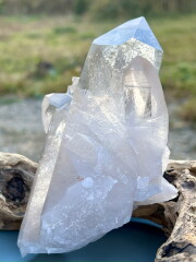 ブラジル・バイア・アレグリ鉱山産レムリアンシード・クラスター（レインボウ） LEM194