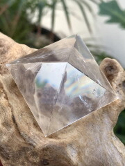 ブラジル・バイア・アレグリ鉱山産レムリアンシード・ピラミッド LEM235