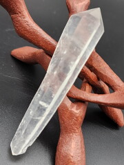 バイア産レムリアン・レーザーワンド（ダブルターミネイテッド・シンギング・カーブド） LEM298