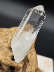 タンザニア・モンド産モンドクォーツ MND209