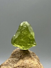 ケニア産ペリドット原石 PRD009