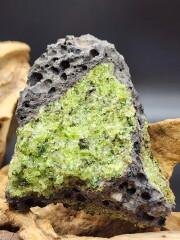 アリゾナ産ペリドット原石 PRD011