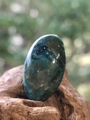 ナミビア産クォンタム・クワトロ・シリカ (Polished with Love)カボション QQS005