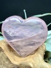 マダガスカル産クリアローズクォーツ・ハート ROS038