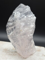 マダガスカル産ローズクォーツ原石 ROS076