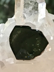 ナミビア産トルマリン（Polished with LOVE） TOR006