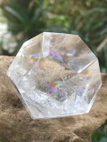 ブラジル産多面体水晶（12面体）・レインボウ DDC002