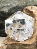 ブラジル産多面体水晶（12面体）・レインボウ DDC003