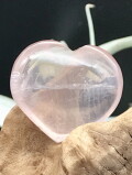 マダガスカル産クリアローズクォーツ・ハート ROS033