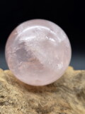 ブラジル産ローズクォーツ・スフィア ROS075