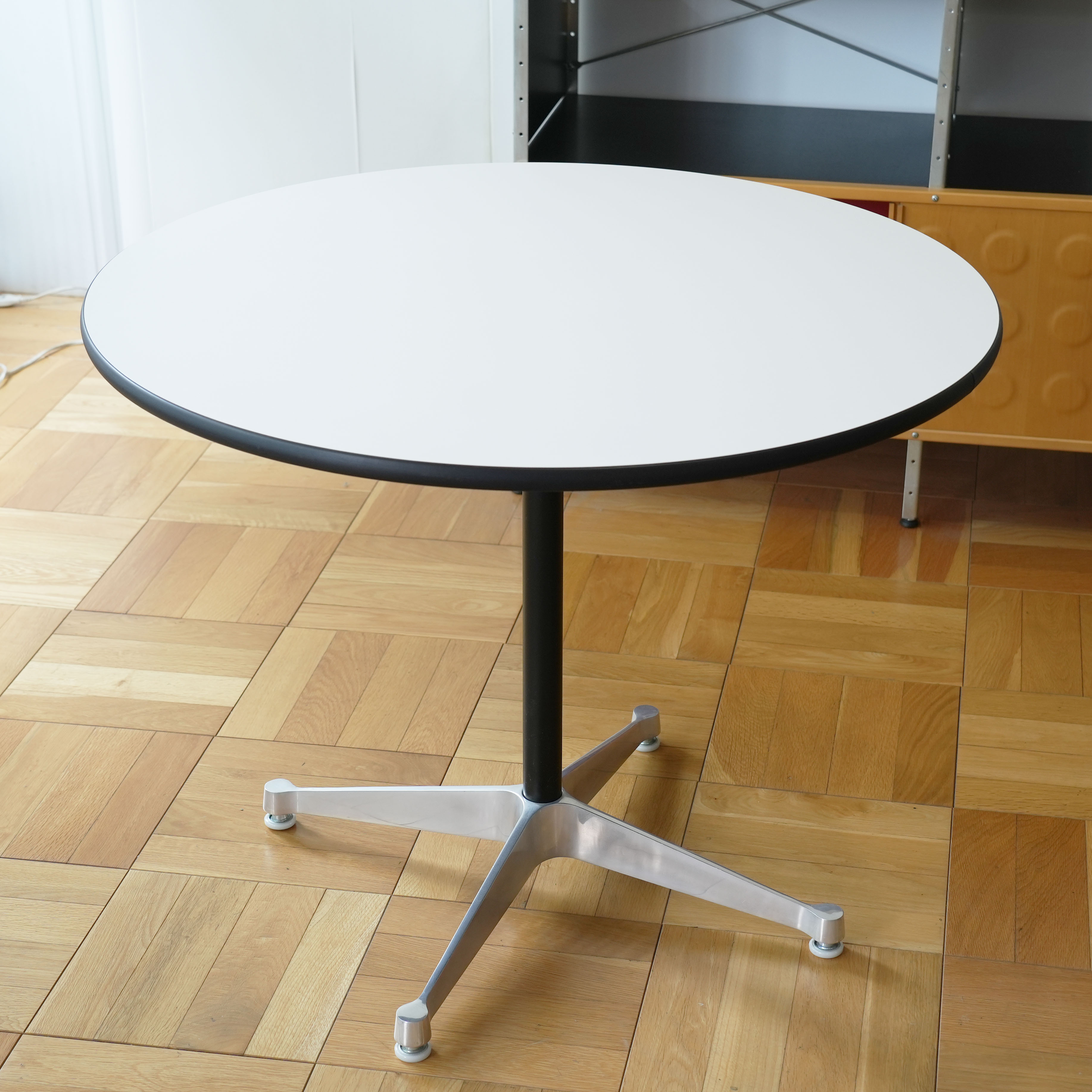 イームズコントラクトベーステーブル 丸テーブル Φ905 H700mm 展示品 Eames Contract Base Tbale