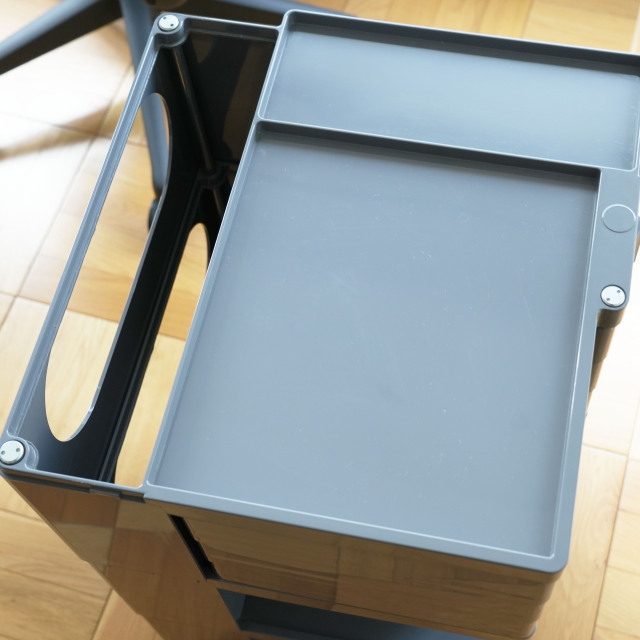 ボビーワゴン 3段3トレイ トルネードグレー フル装備展示品 Boby Wagon