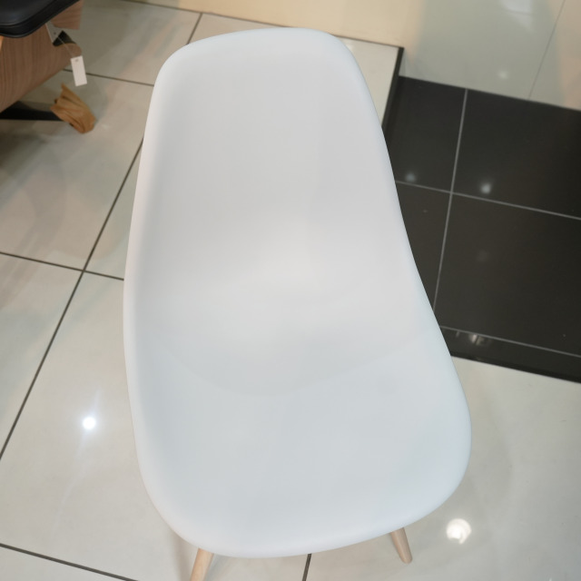 イームズプラスチックサイドチェア ウッドベース アルパイン/ホワイト
