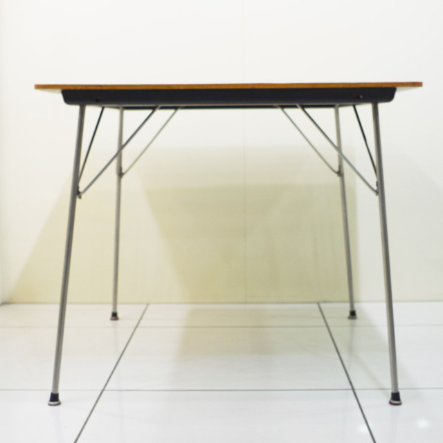 ヴィトラ ハーマンミラー ダイニングテーブル DTM-2 イームズ Vitra