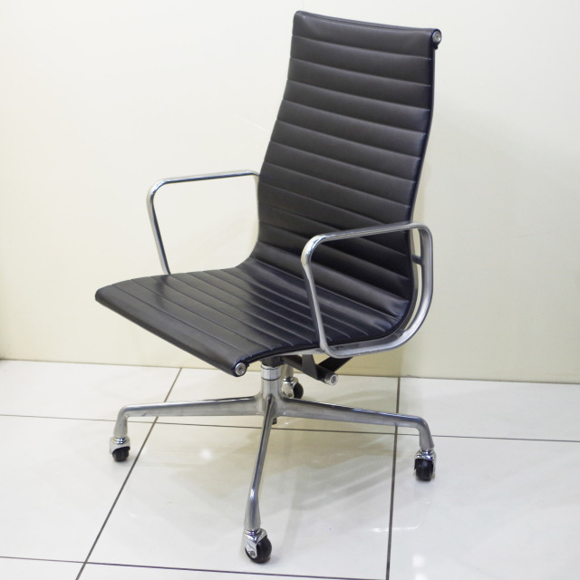 Herman MIller ヴィンテージ品イームズアルミナムグループチェア ハイバック