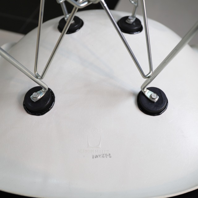Herman MIller ヴィンテージイームズサイドシェル(ホワイト