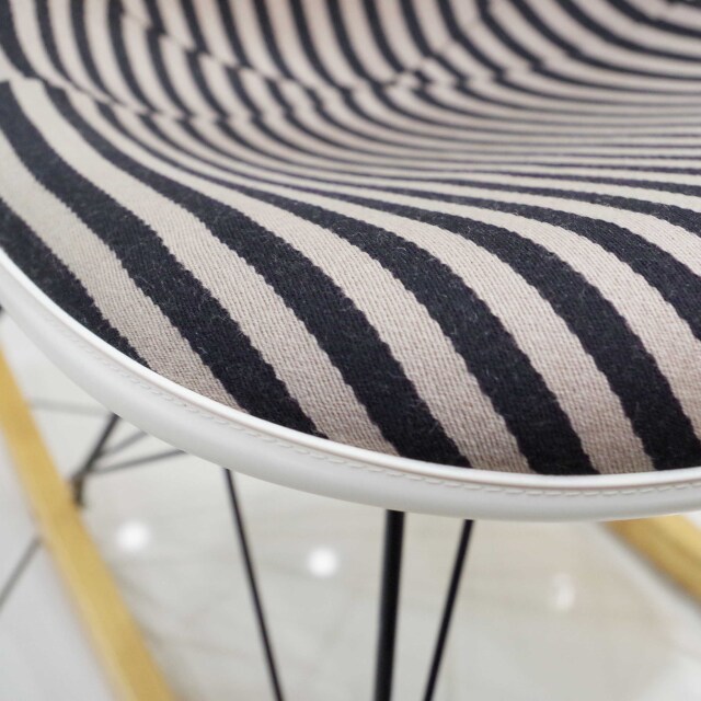 マハラム社ジラード生地張替済みイームズサイドシェル×ロッカーベース