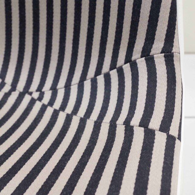 マハラム社ジラード生地張替済みイームズサイドシェル×ロッカーベース