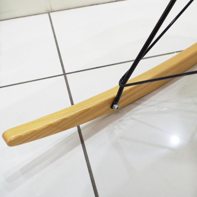 マハラム社ジラード生地張替済みイームズサイドシェル×ロッカーベース