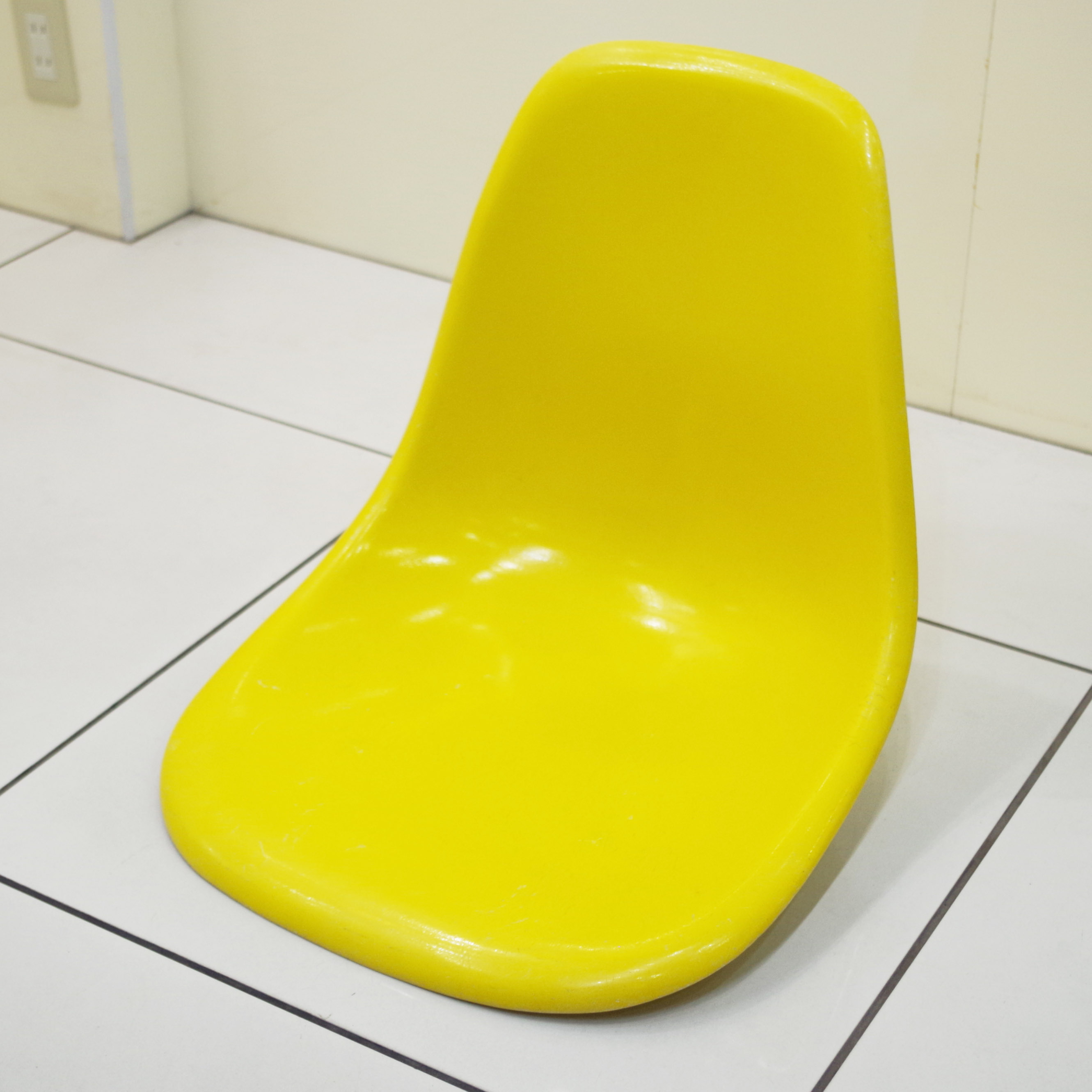 ハーマンミラー社製ヴィンテージイームズサイドシェル イエロー