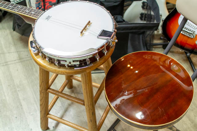 Blanton　BB-15T　テナーバンジョー 　マイク搭載アンプに繋げる　エレキバンジョー　Banjo　【 ブラントン BB15T TENOR Banjo 】