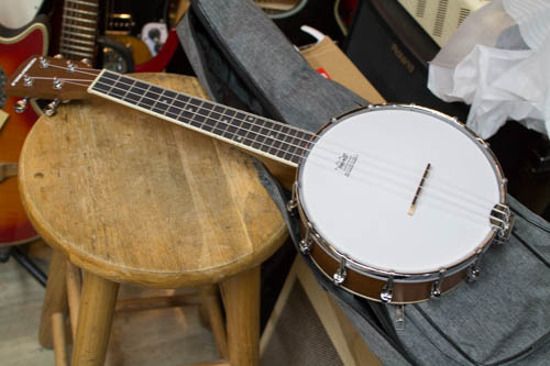 PLAYTECH　Banjo Ukulele 本体調整済み　コンサートサイズ　バンジョー ウクレレ 　マイク搭載も！　