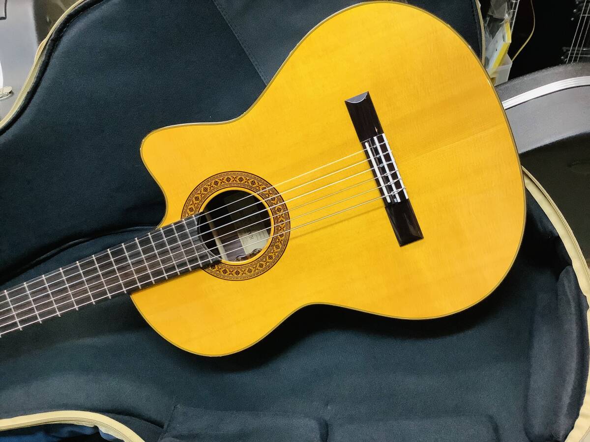 K.Yairi CE-3 エレガット　【　45ミリ　スリムネック　】マイク付　アンプに繋げる　Kヤイリ CE3
