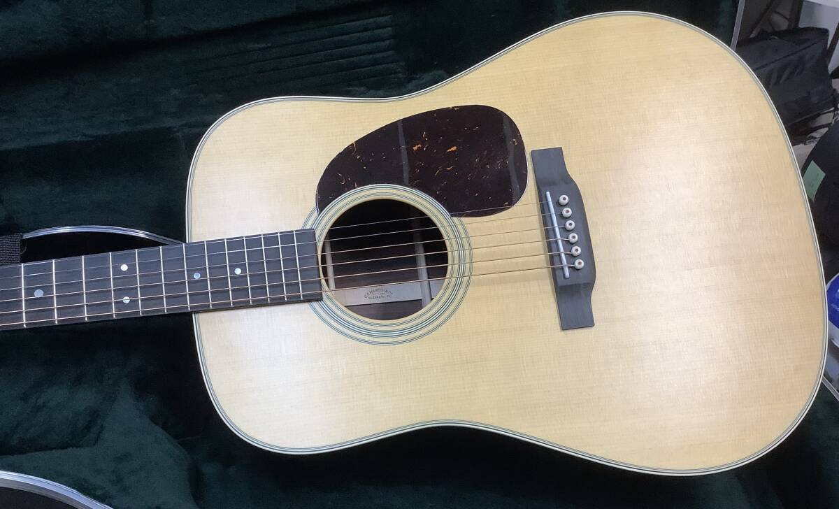 Martin D-28 Satin マーティン D28 サテンフィニッシュ　　Pickup　スペシャル！ 【 アンプに繋げる マーチン 　 】