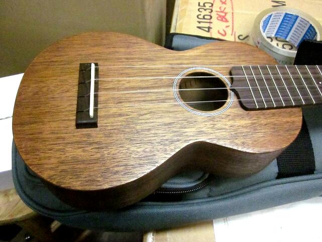 【お取り寄せ商品】Martin Ukulele S-1 Uke マイク搭載可能 　【 オール単板　マホガニーウクレレ　ヴィンテージの風合い！マーチンウクレレ S1 Uke 】　