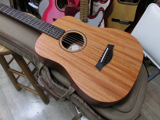 Taylor Baby Taylor　BABY MAHOGANY BT2　　マイク搭載!　【アンプに繋げる　ミニ　ギター ベイビー　テイラー　 Mini Guitar 　】ベビーテイラー