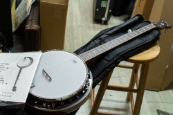 【お取り寄せ商品】Blanton　BB-15R　５弦バンジョー 　マイク搭載アンプに繋げる　エレキバンジョー　Banjo　【 ブラントン BB15R 5-strings Banjo 】
