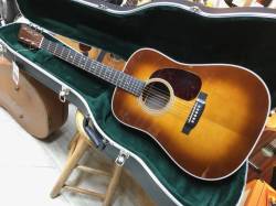 Martin D-28 Ambertone 　サンバースト マイク付き マーチン D28　アンバートーン　