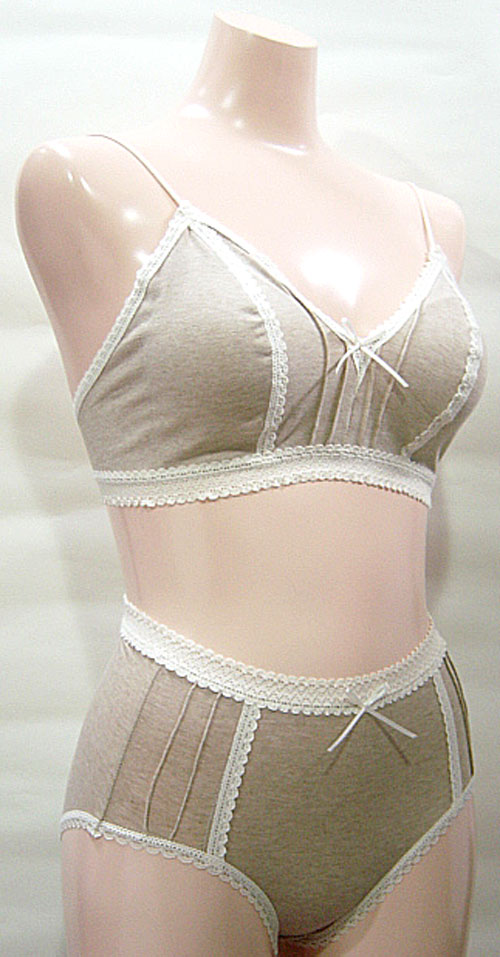 ピンタックがクラッシックな オーガニック.コットンベアー天 ショーツM.L