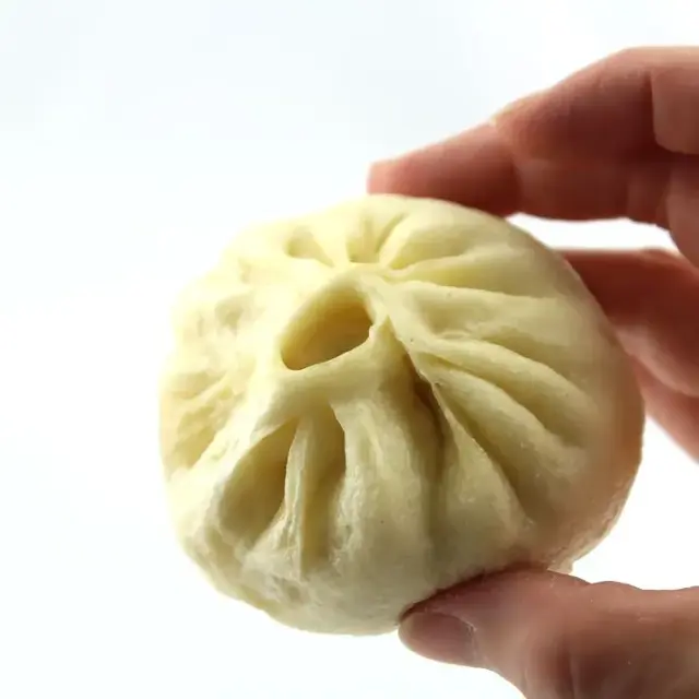 神戸牛肉まん ６０ｇ×４個入り