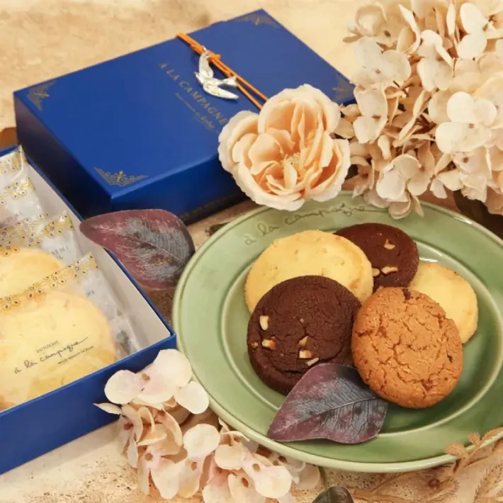 アラカンパーニュ （a la campagne） 焼き菓子 詰合せ サブレ・アソルティ５枚セット 神戸スイーツ おみやげ 手土産 プレゼント ギフト 贈り物 かわいい おしゃれ 人気 通販 バレンタイン ホワイトデー 母の日 父の日 敬老の日 クリスマス 御祝 賞味期限 お返し