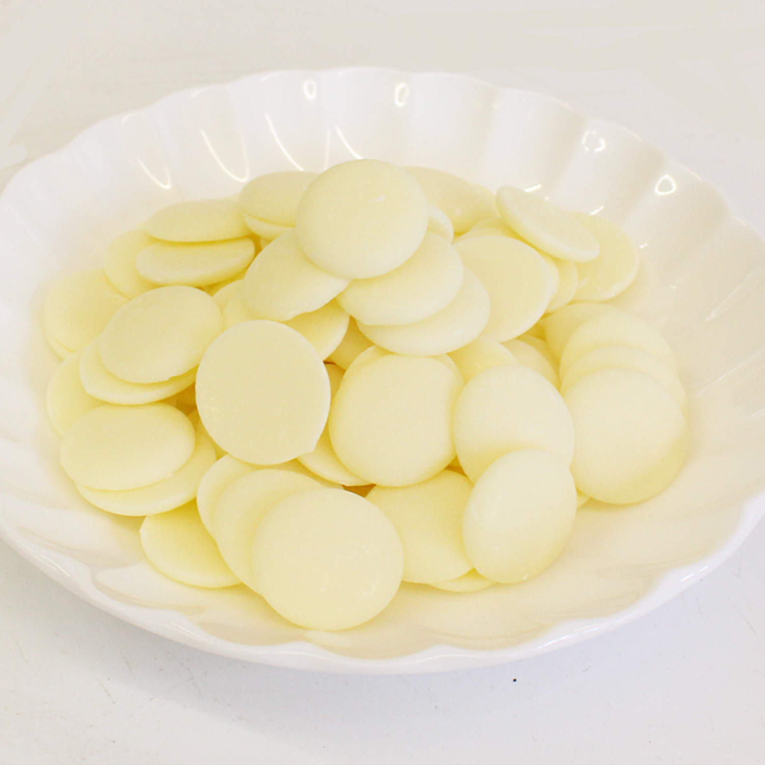 ピュラトス キャラット・カバーラックス・ホワイトVT 1kg / チョコレート コーティング テンパリング不要 製菓材料 パン材料