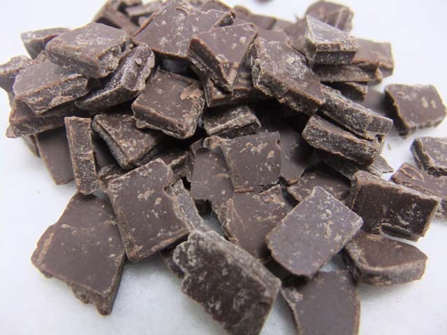 クーベルチュール ビタースイートフレーク 1kg 冷蔵発送商品 種類豊富な品揃え
